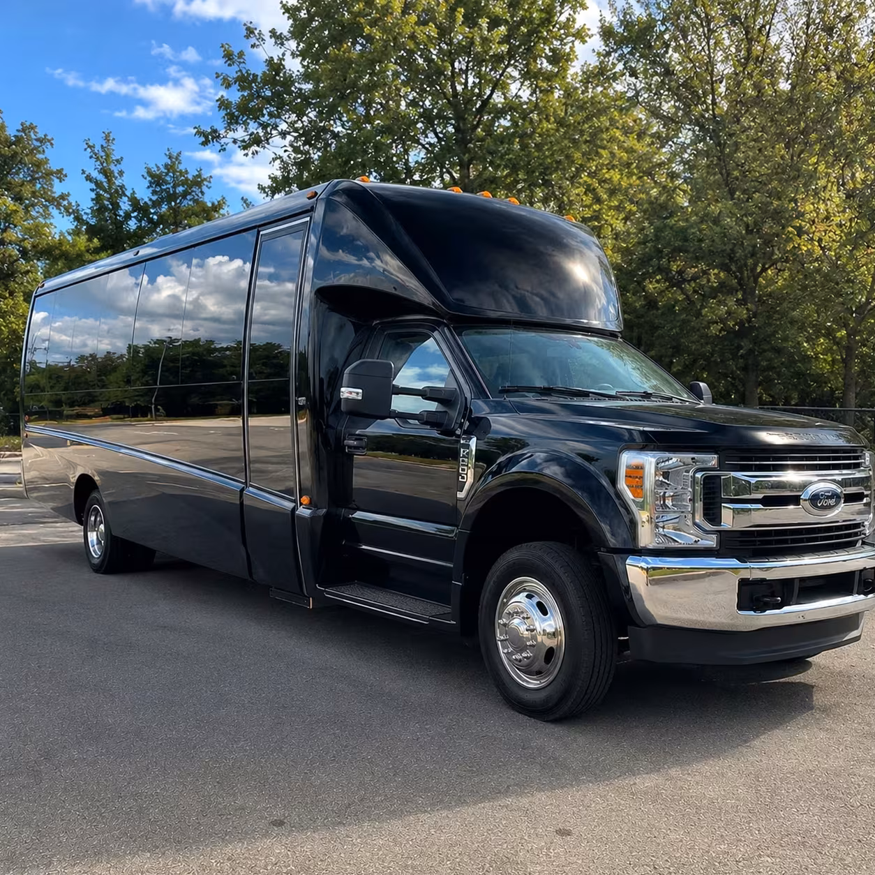 bridal party minibus rentals in southfield and bloomfield hills