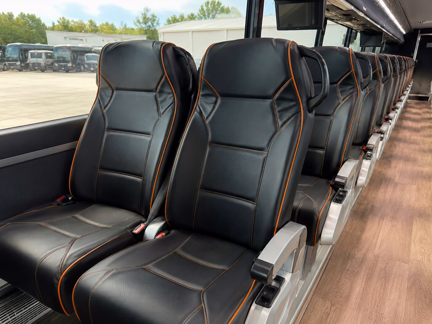 comerica park bus rentals from southfield for tigers games