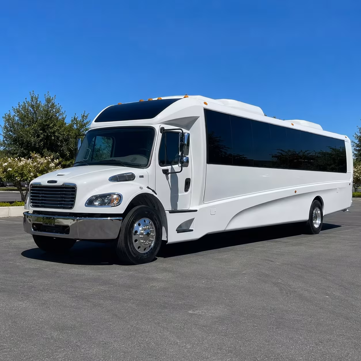 oakland county group airport pickups with southfield minibus rentals