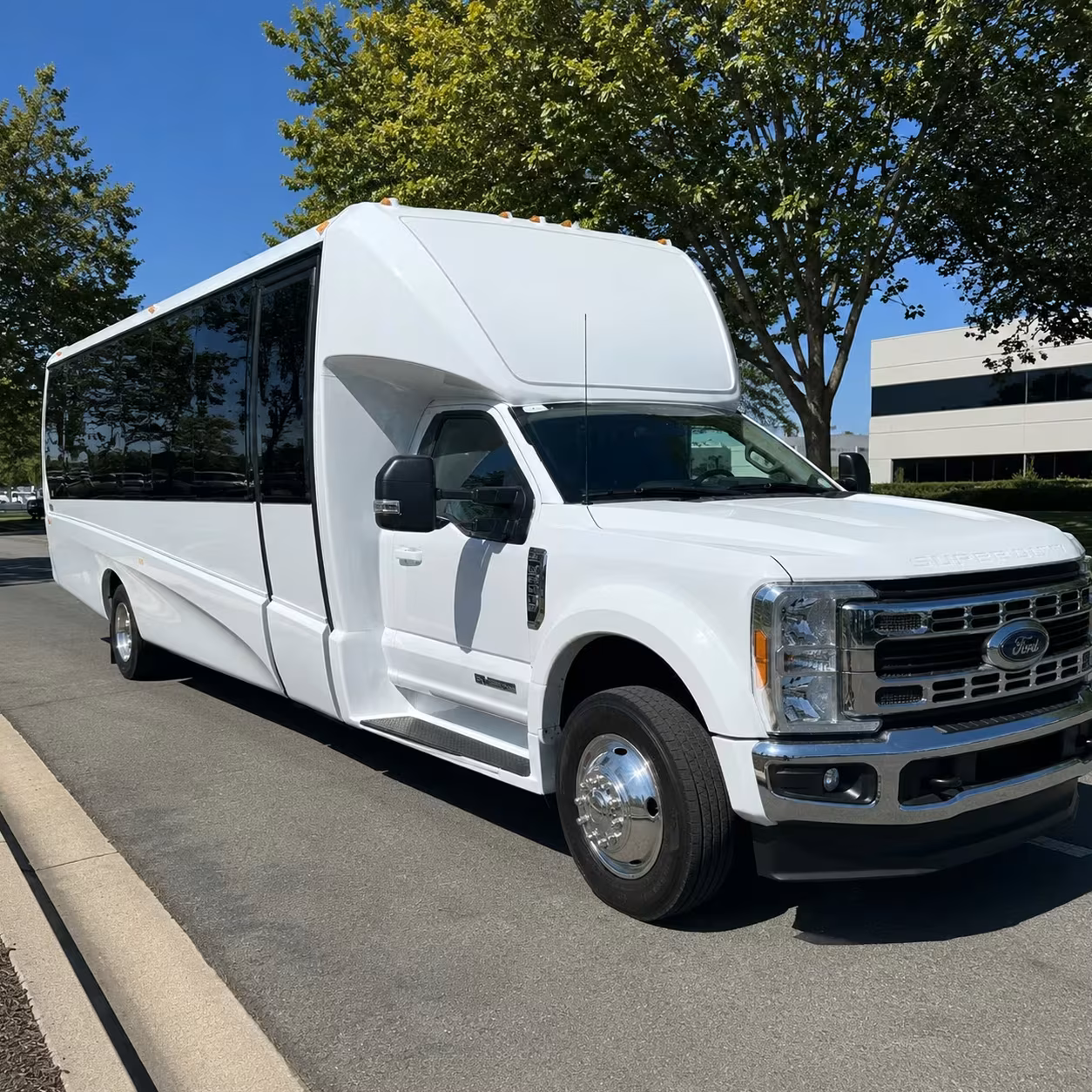 southfield 18 passenger minibus rental