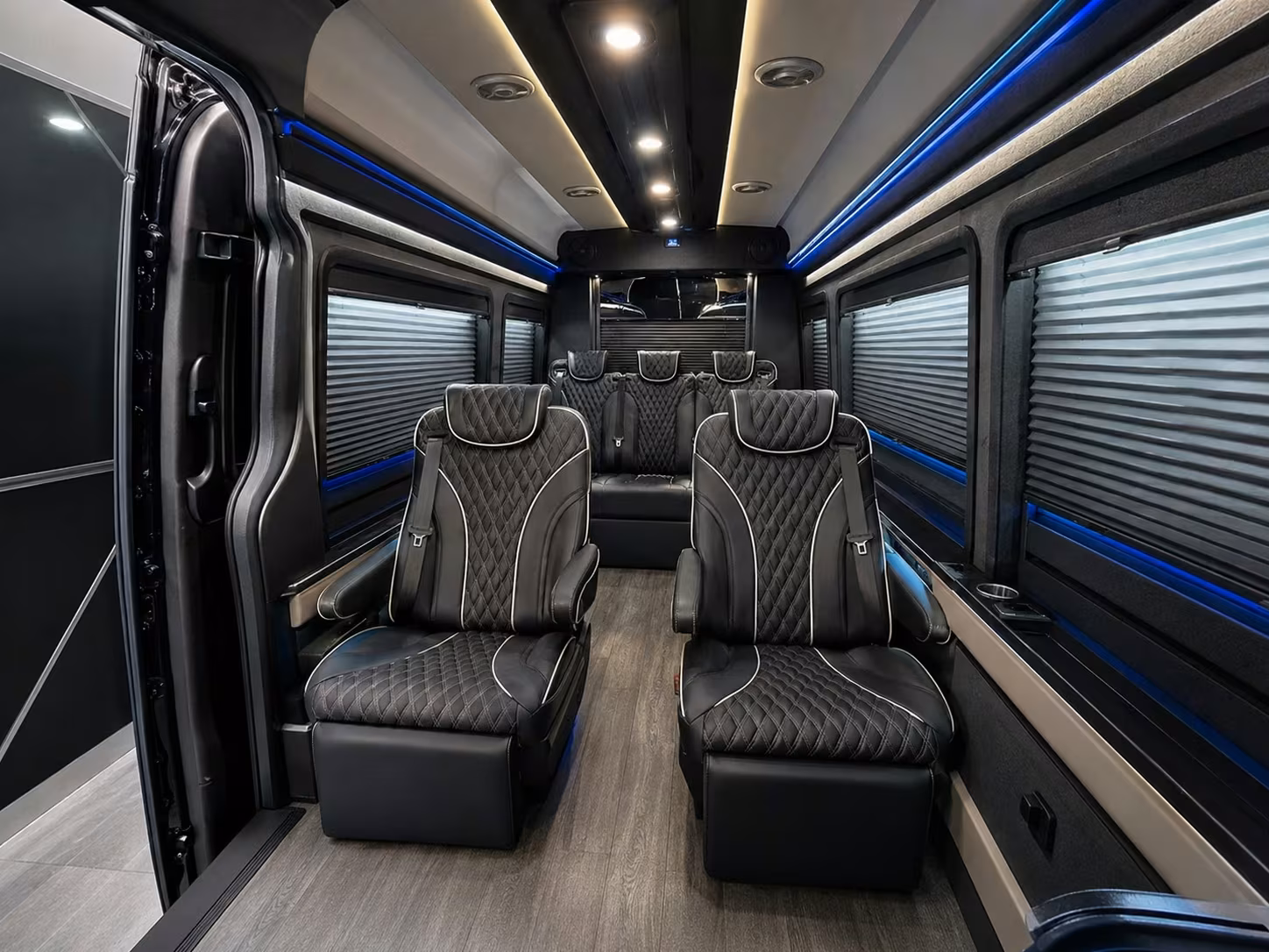 southfield airport bus rentals for government groups at dtw